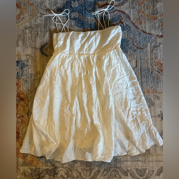 Astr Dresses & Skirts - ASTR the Label White Gauze Mini Dress sz small